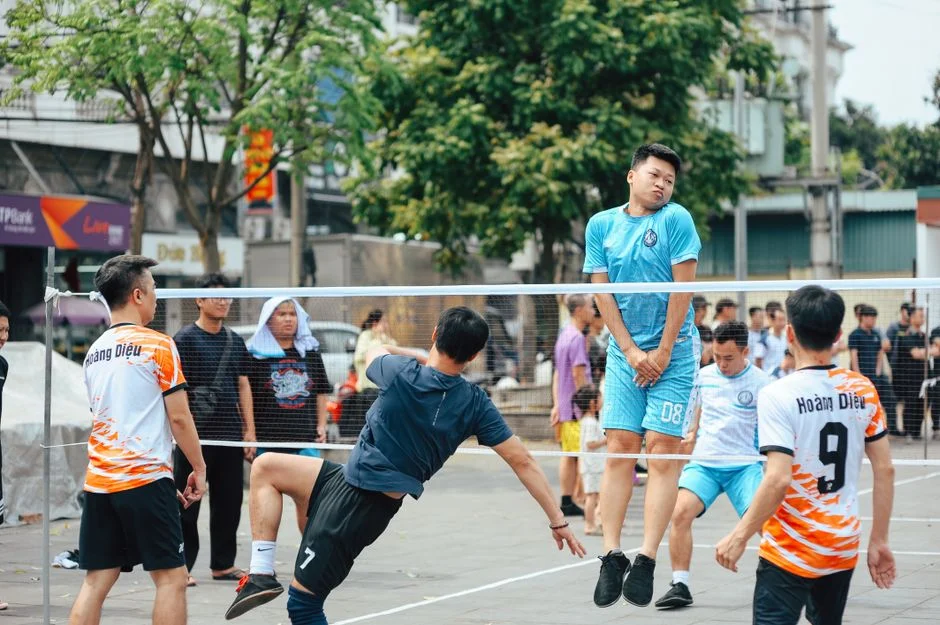 T1新人轮换引发争议，Faker带队节奏成夏季赛焦点